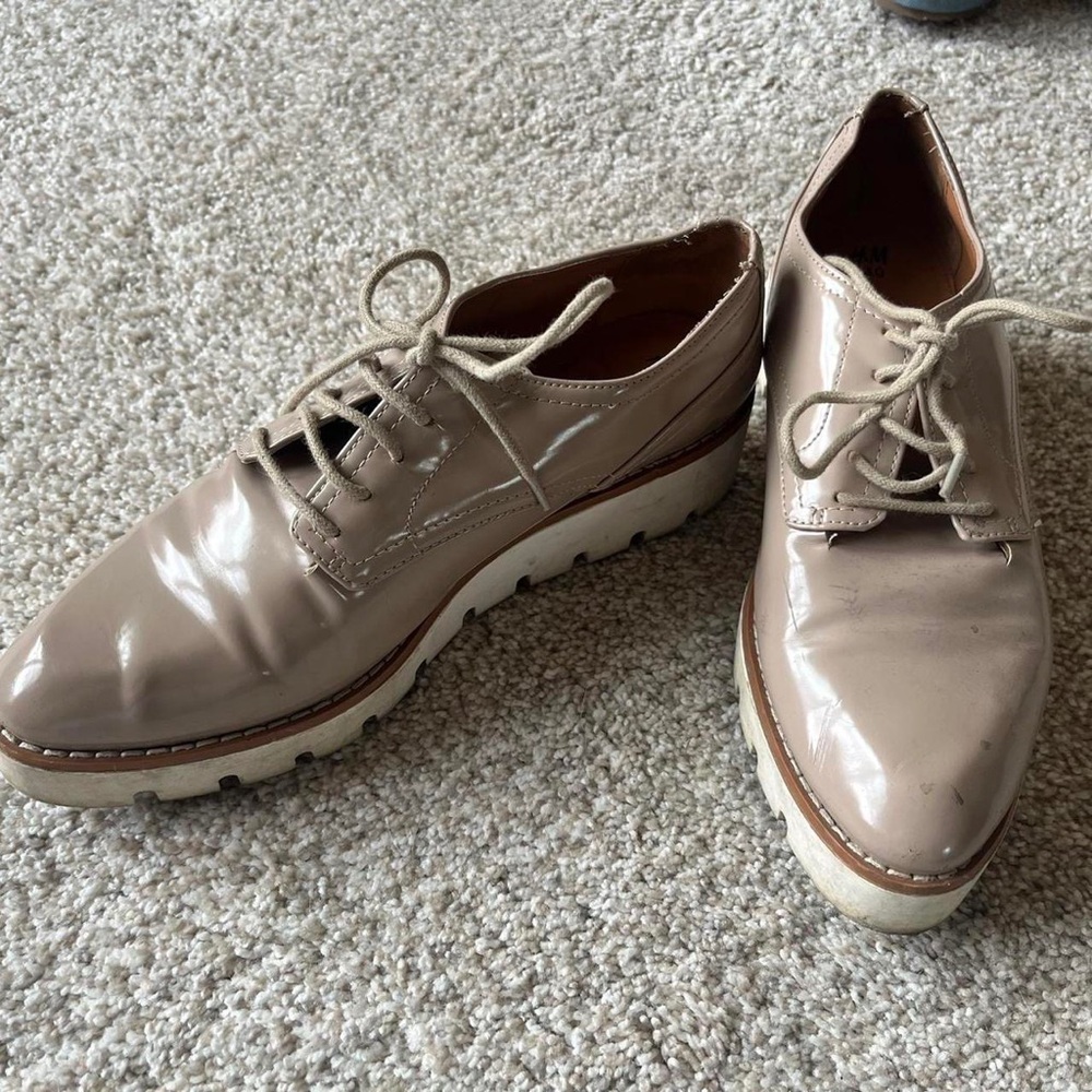 Tan and white platform Oxford shoes from H&M